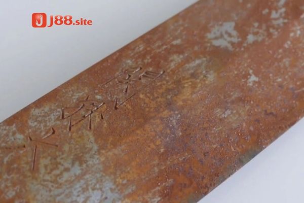 Chiêm bao thấy dao bị rỉ sét nặng Chiêm bao thấy dao bị rỉ sét nặng